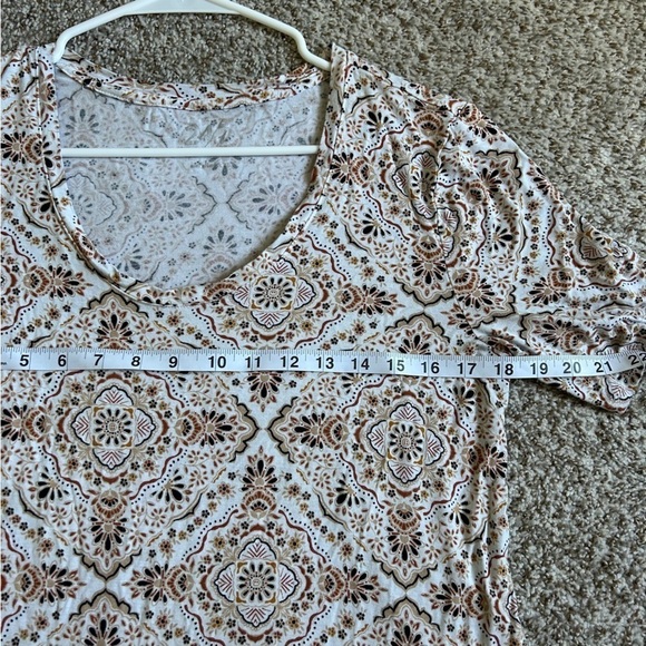 🦋 Maurices 24/7 Flawless Medallion Tunic Tee Casual Soft Comfy Summer Large - Picture 6 of 7